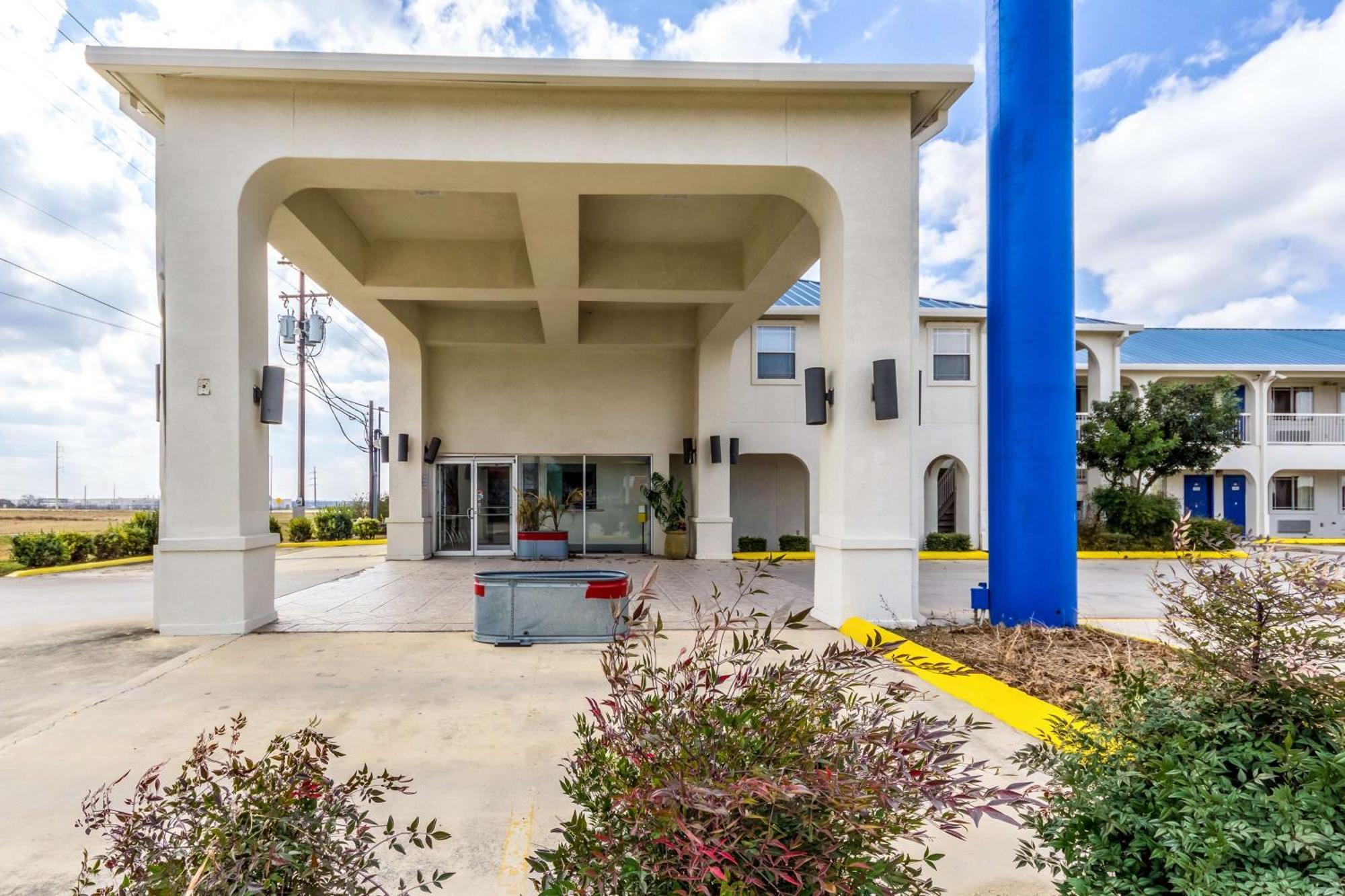 Motel 6 Seguin Tx المظهر الخارجي الصورة