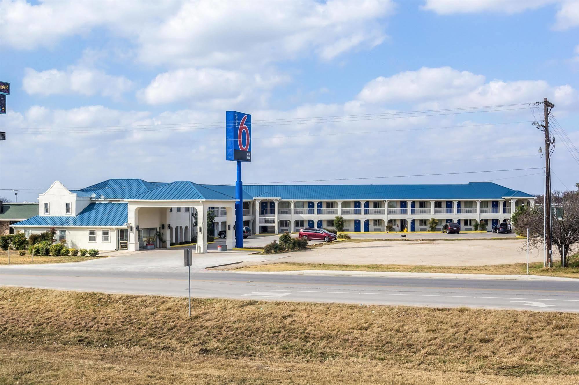 Motel 6 Seguin Tx المظهر الخارجي الصورة