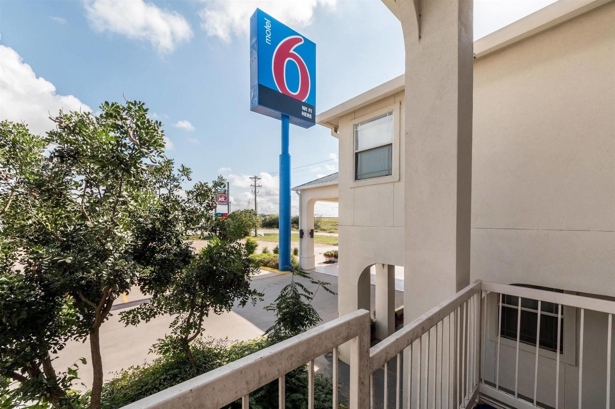 Motel 6 Seguin Tx المظهر الخارجي الصورة
