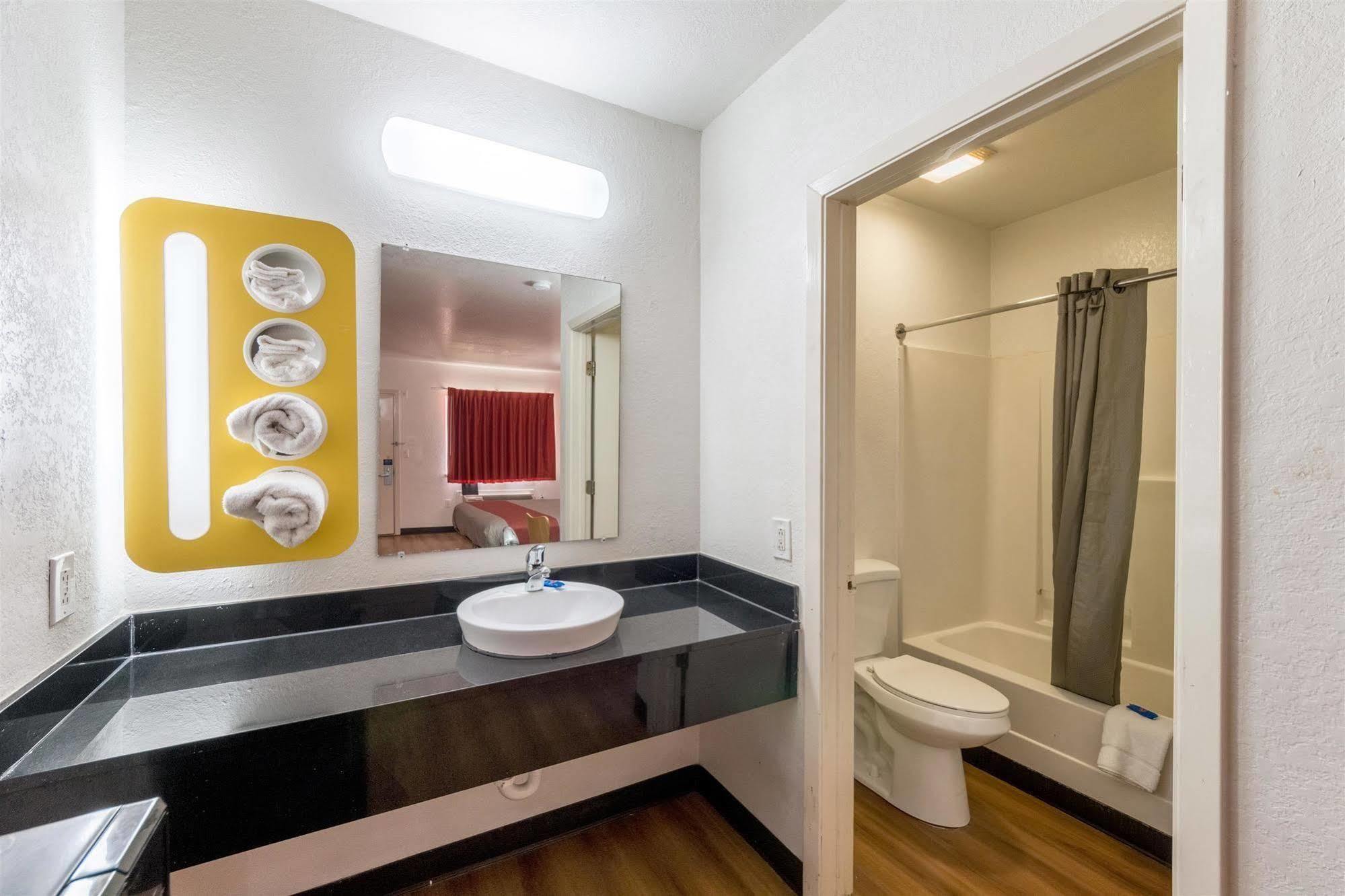 Motel 6 Seguin Tx المظهر الخارجي الصورة