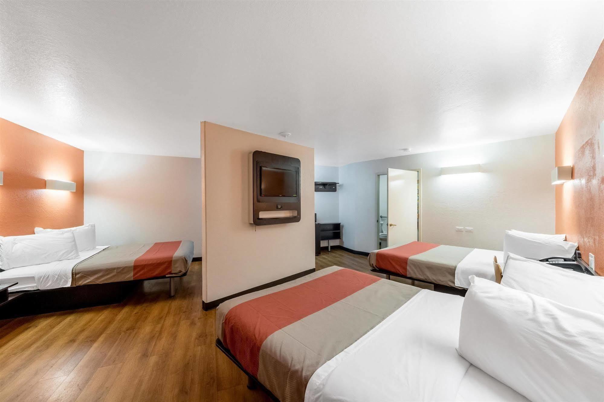 Motel 6 Seguin Tx المظهر الخارجي الصورة