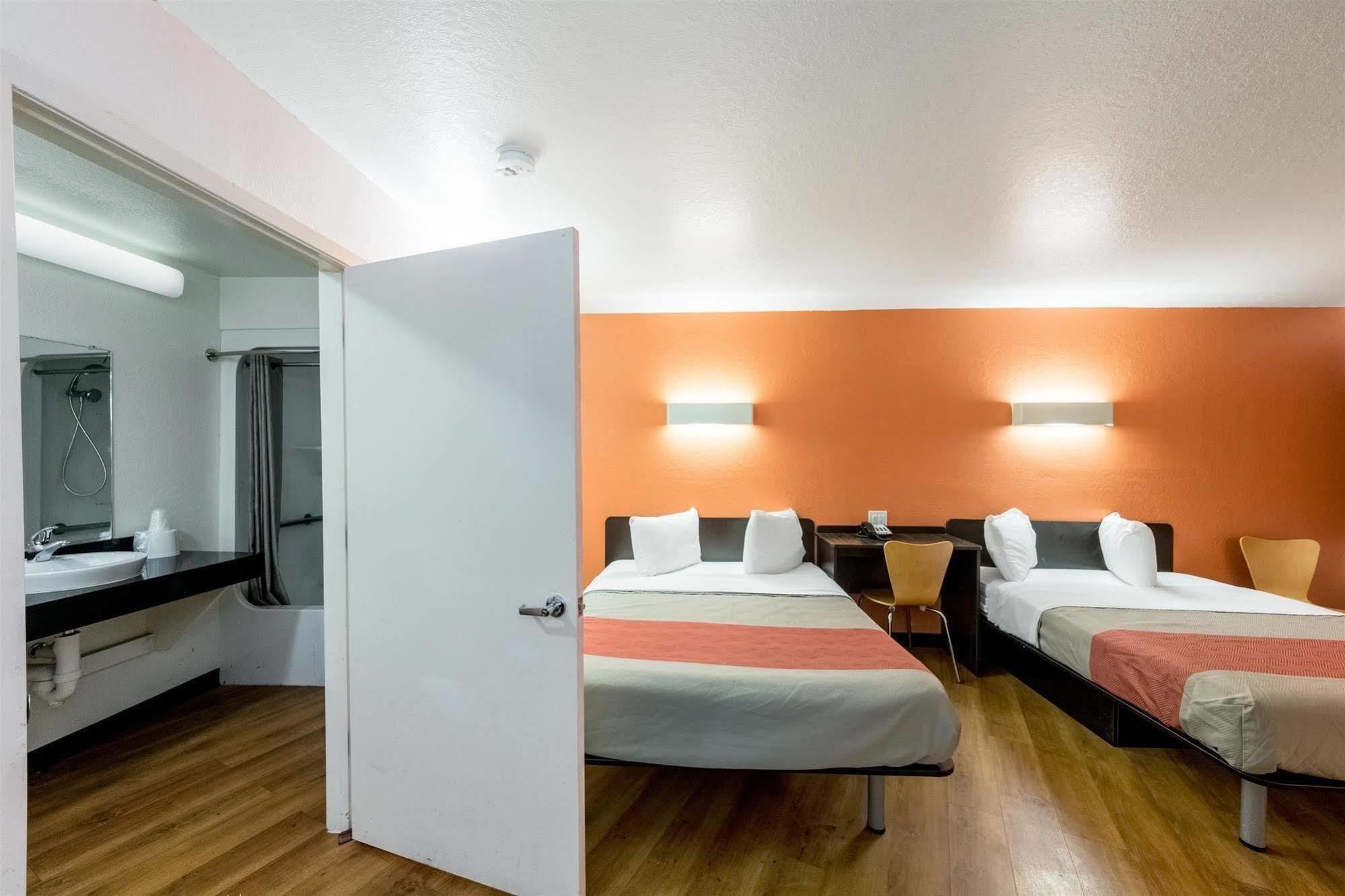 Motel 6 Seguin Tx المظهر الخارجي الصورة