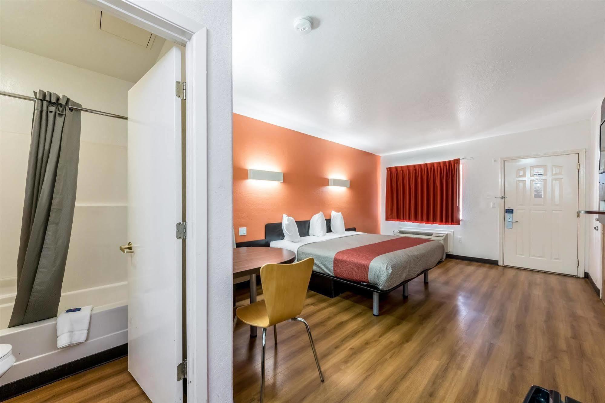 Motel 6 Seguin Tx المظهر الخارجي الصورة