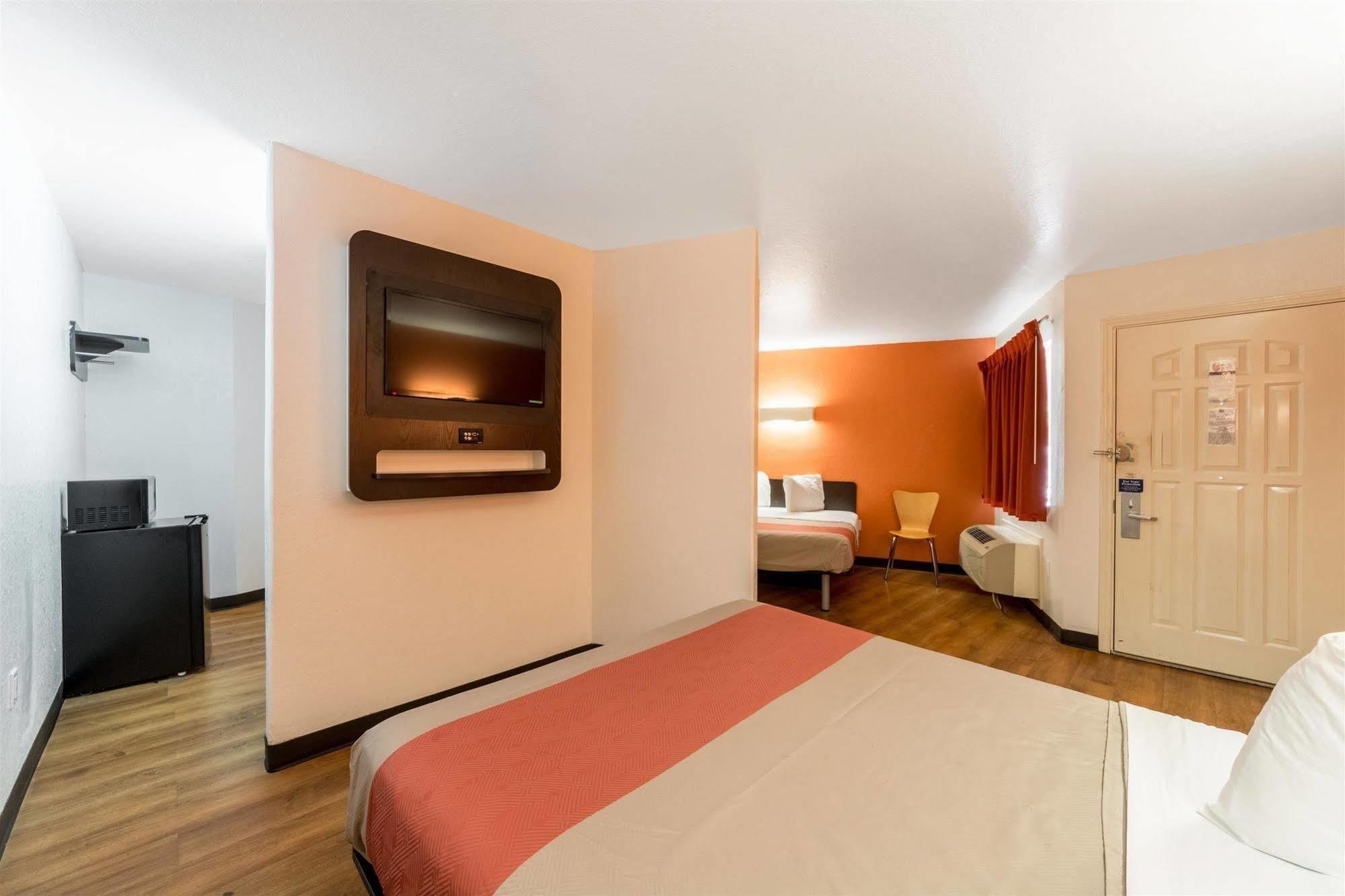 Motel 6 Seguin Tx المظهر الخارجي الصورة