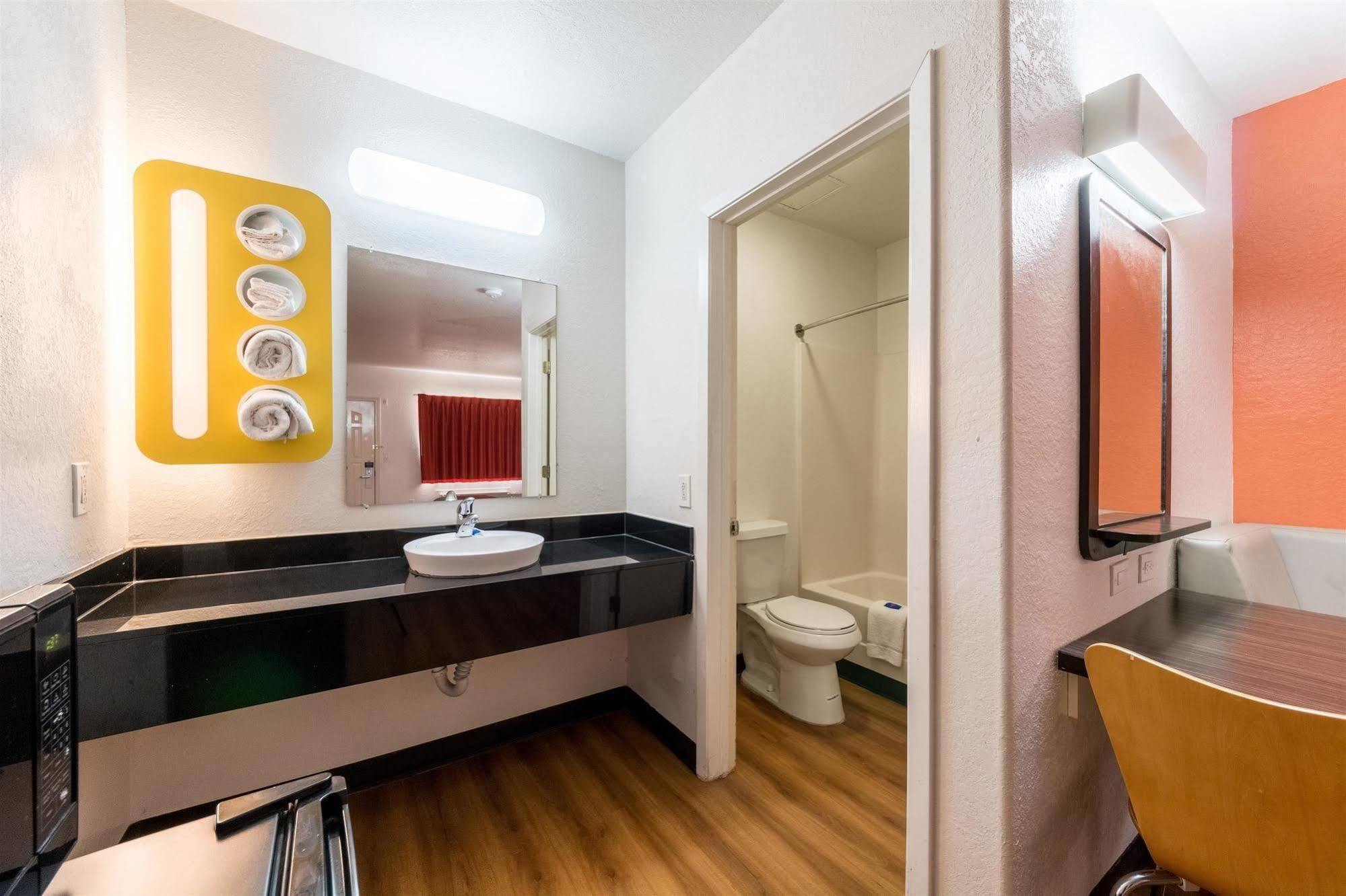 Motel 6 Seguin Tx المظهر الخارجي الصورة
