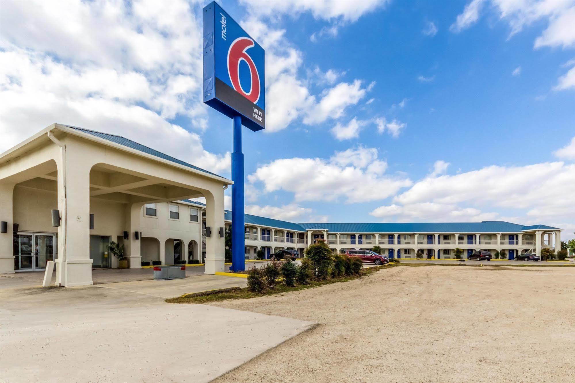 Motel 6 Seguin Tx المظهر الخارجي الصورة